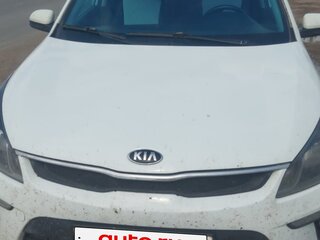 2018 Kia Rio IV, белый, 800000 рублей, вид 1
