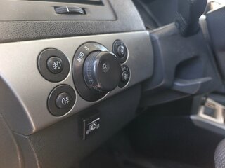 2011 Opel Astra H Рестайлинг, серебристый, 310000 рублей, вид 5