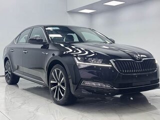 2023 Skoda Superb III Рестайлинг, чёрный, 1850000 рублей, вид 5