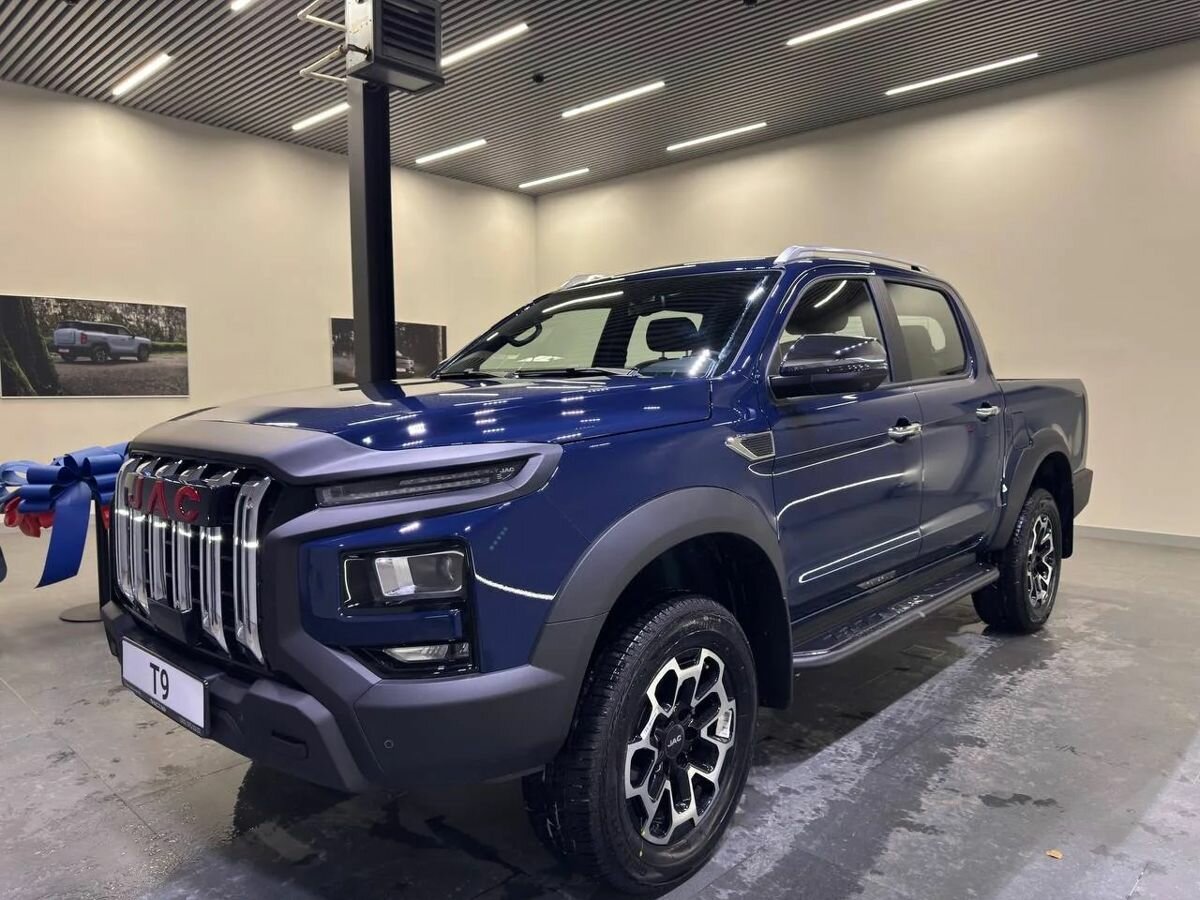 Открыть фотографии: JAC T9