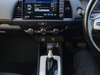 2021 Honda Fit IV, коричневый, 1540000 рублей, вид 3