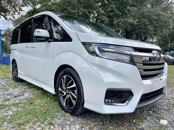 2021 Honda Stepwgn Spada V Рестайлинг, белый, 1990000 рублей - вид 1