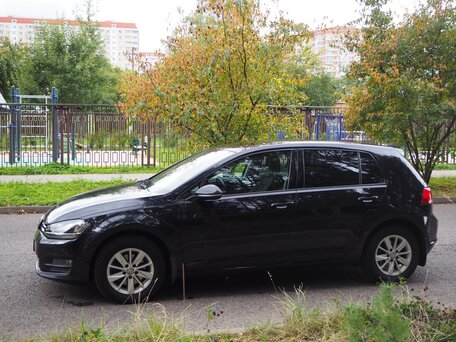 2013 Volkswagen Golf VII, чёрный, 1050000 рублей, вид 3
