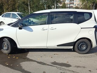 2021 Toyota Sienta II Рестайлинг, белый, 1500000 рублей, вид 5