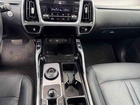 2022 Kia Sorento IV, серебристый, 3500000 рублей - вид 15