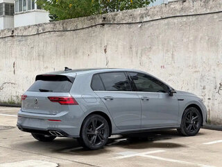 2023 Volkswagen Golf VIII, белый, 1680100 рублей, вид 4