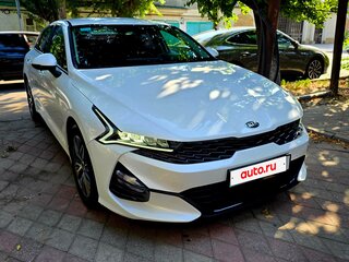 2020 Kia K5 III, белый, 1350000 рублей, вид 3
