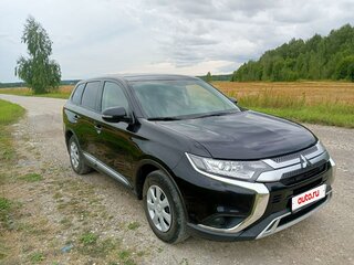 2021 Mitsubishi Outlander III Рестайлинг 3, чёрный, 2200000 рублей, вид 2