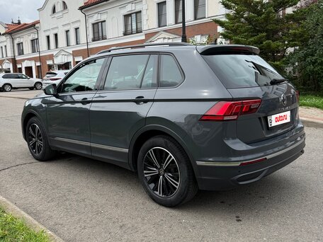 2021 Volkswagen Tiguan II Рестайлинг, серый, 3090000 рублей, вид 5
