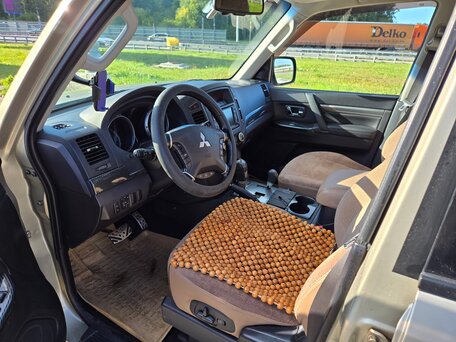 2012 Mitsubishi Pajero IV Рестайлинг 1, бежевый, 2000000 рублей, вид 5