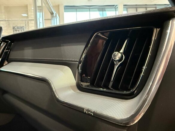 2026 Volvo XC60 II Рестайлинг 2, чёрный, 6650000 рублей - вид 31