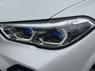 2022 BMW X5 M50i IV (G05/G18), белый, 11000000 рублей, вид 5