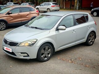 2010 Kia Ceed I Рестайлинг, серебристый, 630000 рублей, вид 1