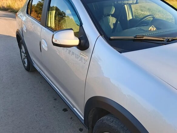 2019 Renault Logan Stepway II Рестайлинг, серый, 1150000 рублей - вид 2