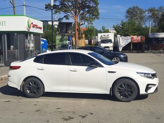 2019 Kia Optima IV Рестайлинг, белый, 1570000 рублей, вид 4