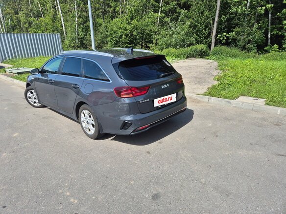 2021 Kia Ceed III Рестайлинг, серый, 1670000 рублей - вид 4