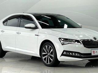 2023 Skoda Superb III Рестайлинг, белый, 2250000 рублей, вид 1