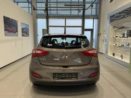 2013 Hyundai i30 II, коричневый, 880000 рублей, вид 5
