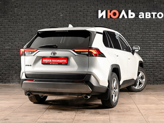 2020 Toyota RAV4 V (XA50), белый, 2885000 рублей, вид 4