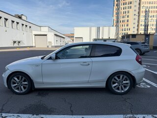 2010 BMW 1 серии 116i I (E81/E82/E87/E88) Рестайлинг, белый, 720000 рублей, вид 5