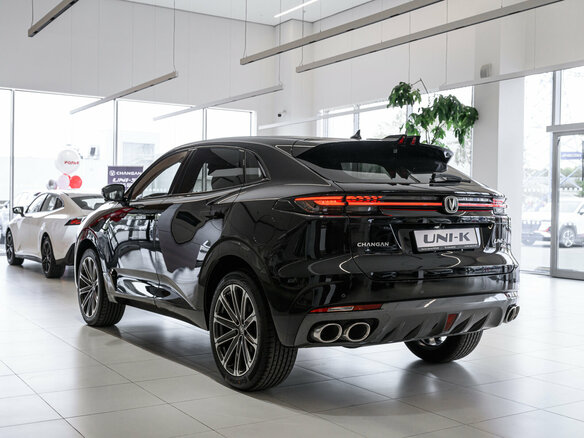 2024 Changan UNI-K, чёрный, 3700000 рублей - вид 5