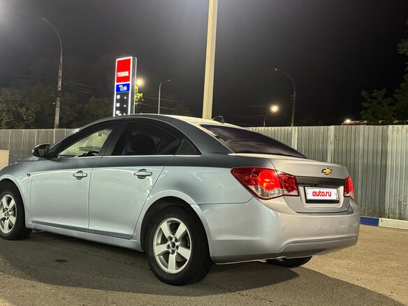 2011 Chevrolet Cruze I, серый, 650000 рублей - вид 4