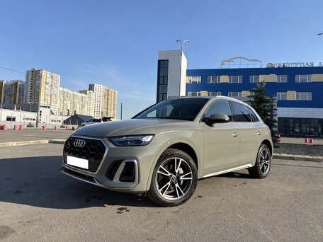 2021 Audi Q5 45 TFSI II (FY) Рестайлинг, серый, 4800000 рублей, вид 2