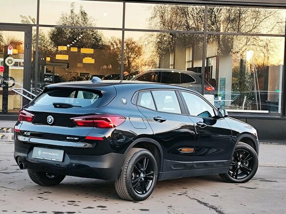 2021 BMW X2 sDrive18i I (F39), чёрный, 2489000 рублей - вид 2