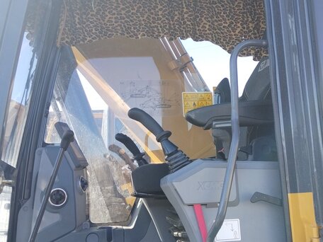 2024 XCMG XE240C, жёлтый, 13385500 рублей, вид 4