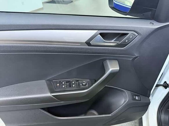 2023 Volkswagen T-Roc I (China Market) Рестайлинг, белый, 2400000 рублей - вид 11