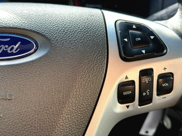 2015 Ford Explorer V Рестайлинг, белый, 1990000 рублей - вид 18
