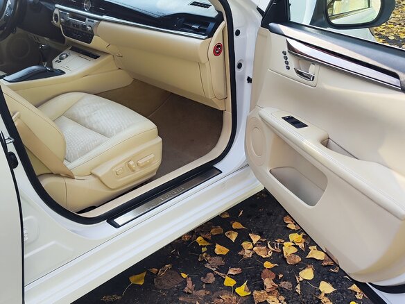 2013 Lexus ES 300h VI, белый, 2390000 рублей - вид 9
