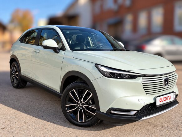 2022 Honda Vezel II, белый, 2569400 рублей