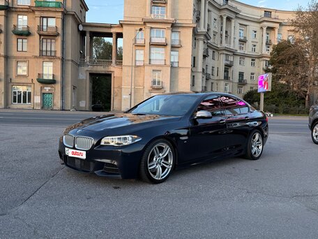 2013 BMW 5 серии M550d xDrive VI (F10/F11/F07) Рестайлинг, синий, 2950000 рублей, вид 1