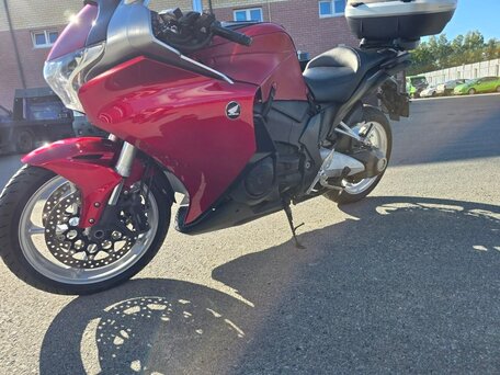 2010 Honda VFR 1200, красный, 700000 рублей, вид 4