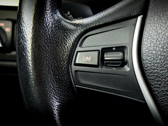 2013 BMW 3 серии 320i xDrive VI (F3x), синий - вид 27