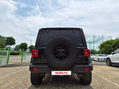2025 Jeep Wrangler IV (JL) Рестайлинг, чёрный, 8040555 рублей, вид 4