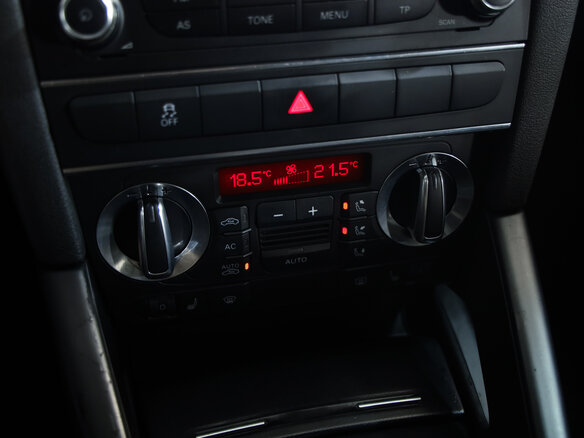 2010 Audi A3 II (8P) Рестайлинг 2, белый, 839000 рублей - вид 13