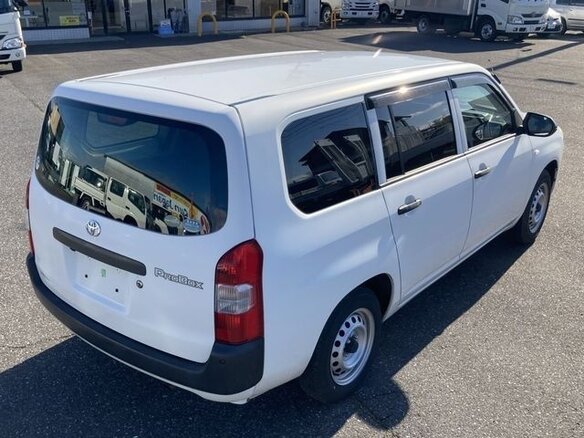 2022 Toyota Probox I Рестайлинг, белый, 909013 рублей - вид 6