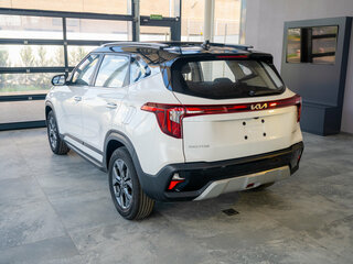 2026 Kia Seltos I Рестайлинг, белый, 3800000 рублей, вид 4