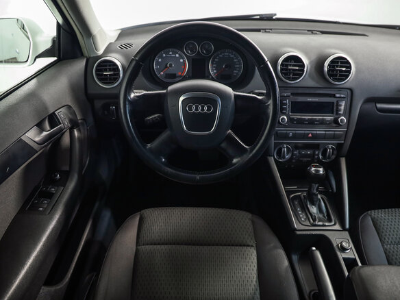 2010 Audi A3 II (8P) Рестайлинг 2, белый, 839000 рублей - вид 10