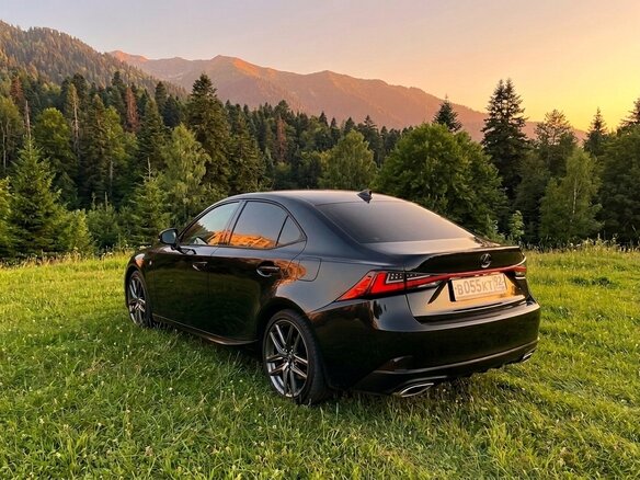 2020 Lexus IS 300 III Рестайлинг, чёрный
