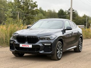 2021 BMW X6 40i III (G06), серый, 7650000 рублей, вид 2
