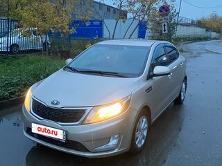 2015 Kia Rio 6-speed III, бежевый, 1100000 рублей, вид 3