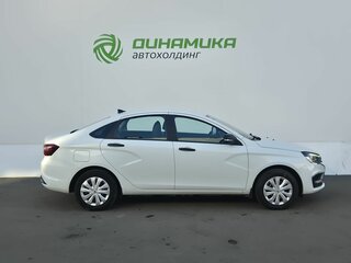 2024 Lada (ВАЗ) Vesta I Рестайлинг (NG), белый, 985000 рублей, вид 4