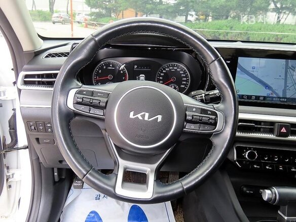 2022 Kia K5 LPi III, белый, 2075400 рублей - вид 5