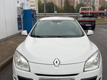 2013 Renault Megane III Рестайлинг, белый, 585000 рублей, вид 1