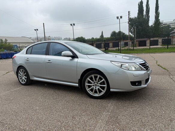 2011 Renault Latitude I, серый, 1200000 рублей