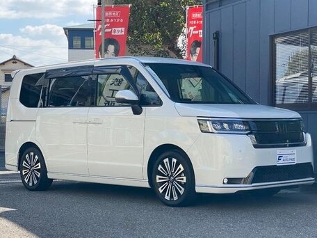 2023 Honda Stepwgn Spada VI, белый, 2310000 рублей, вид 3