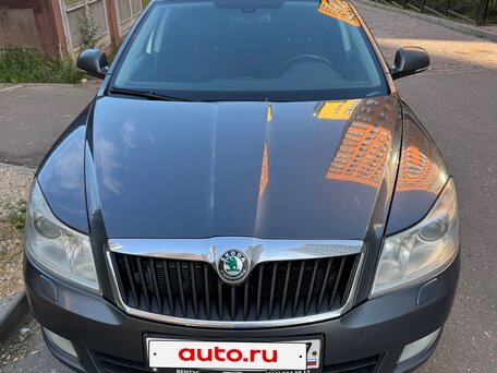2010 Skoda Octavia DSG7 II (A5) Рестайлинг, серый, 695000 рублей, вид 3